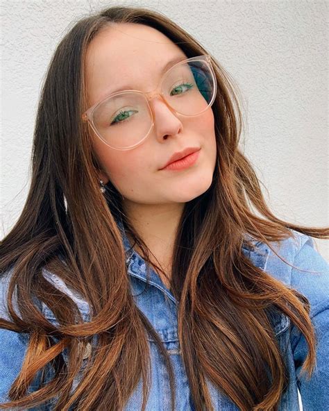 larissa manoela .